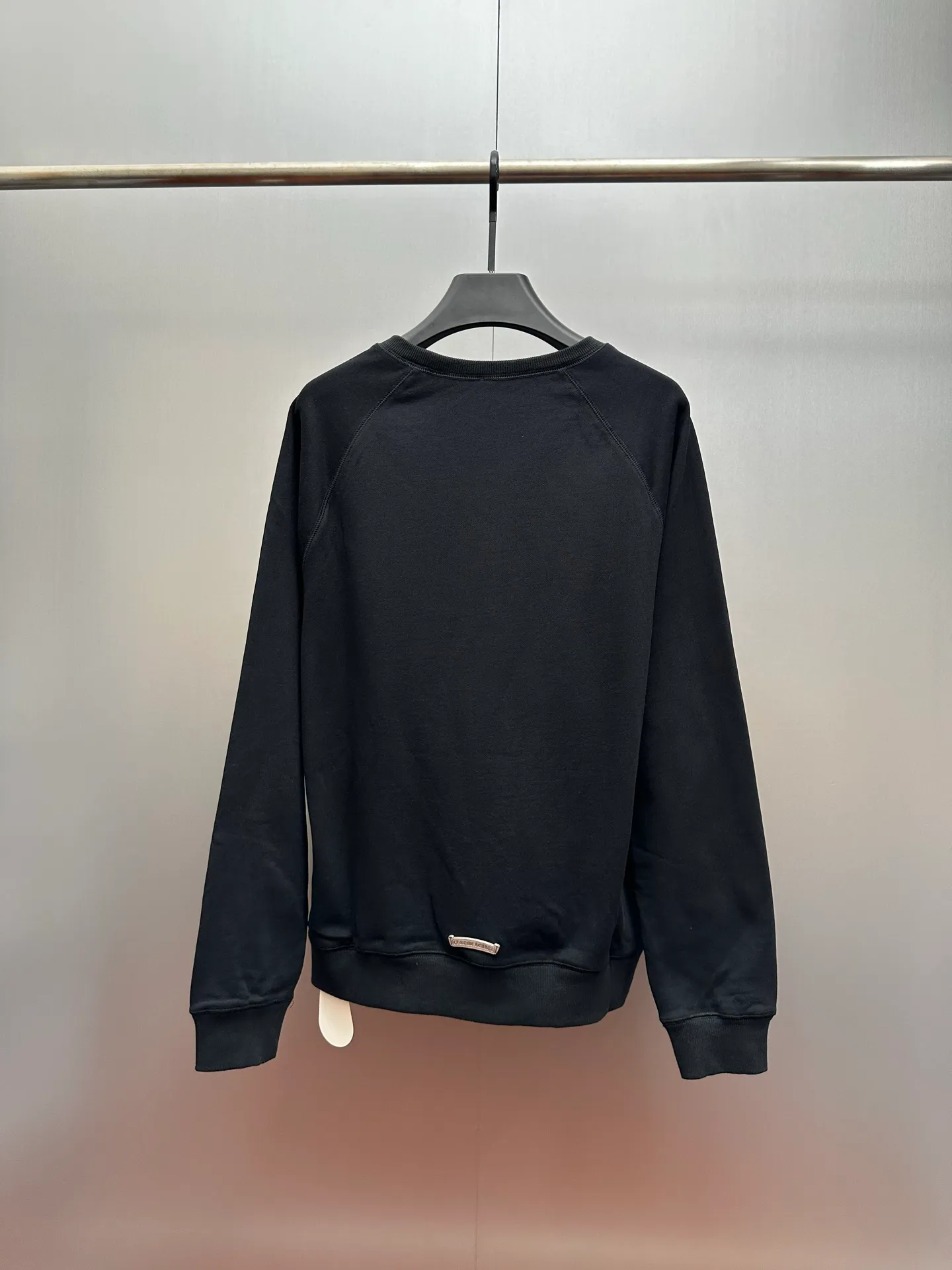 P410 Chrome Hearts cross embroidery sweatshirt, genuine product purchased and developed for 12000, 380g Korean cotton and linen sweatshirt 100% cotton, 380g 2*2 matching high-end fashion brand rib, cloth fermentation wash, imported embroidery, customized 1:1 hardware, customized 1:1 leather label, customized 1:1 trademark, loose version size: S M L XL